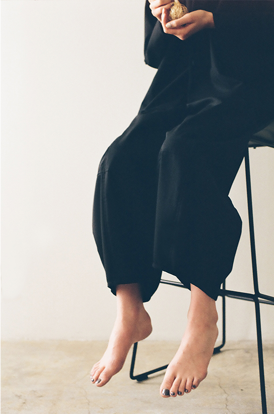 mochi 2026 spring summer relaxed black pants soft silhouette