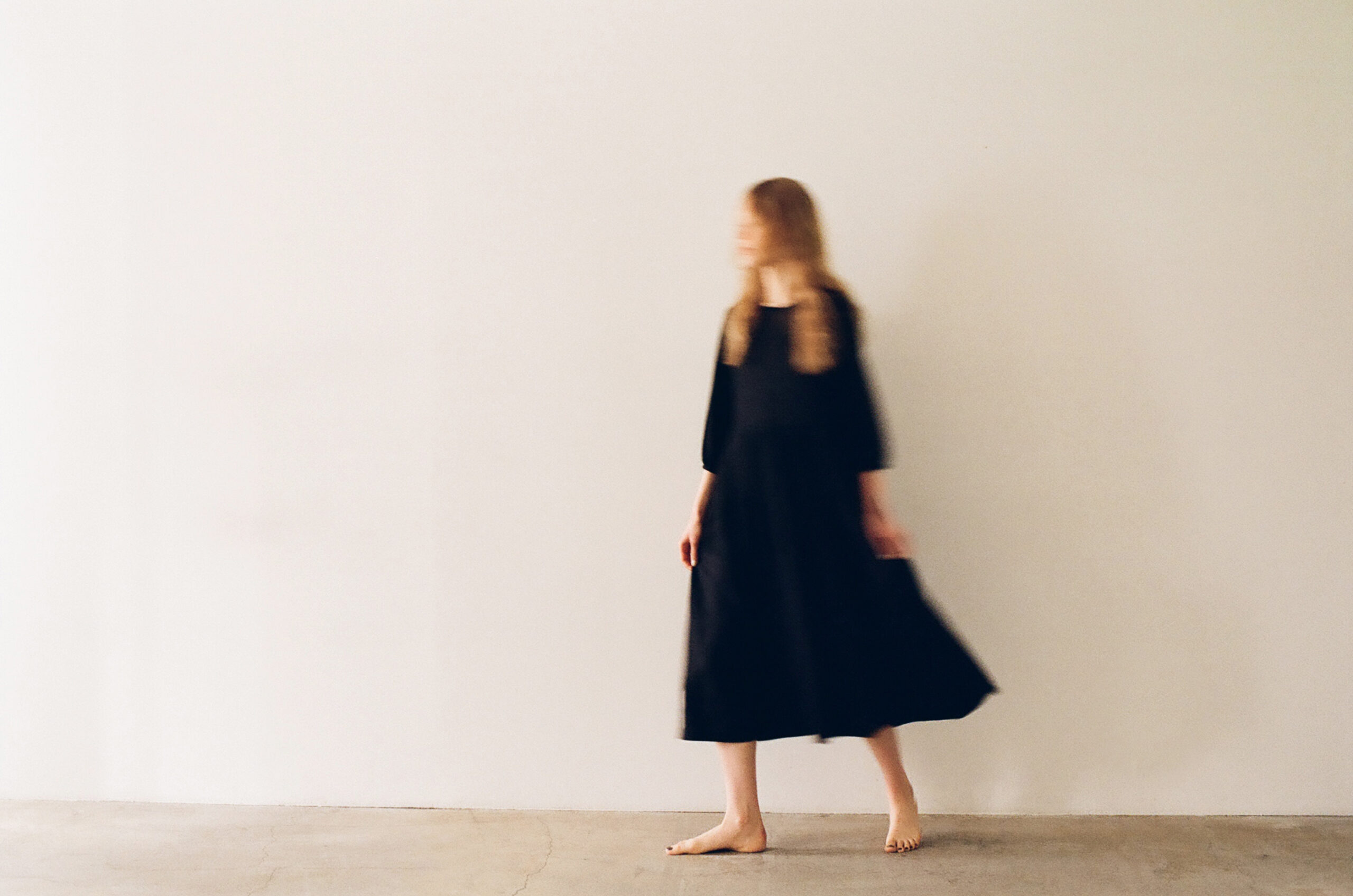 mochi 2026 spring summer walking black dress soft movement